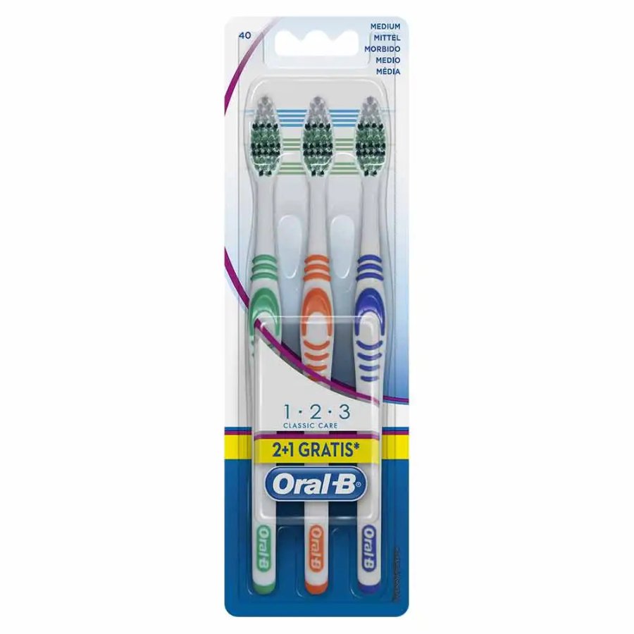 Oral-B 1 2 3 Classic Care Spazzolino Manuale Medio, 3 Pezzi Setole Ondulate