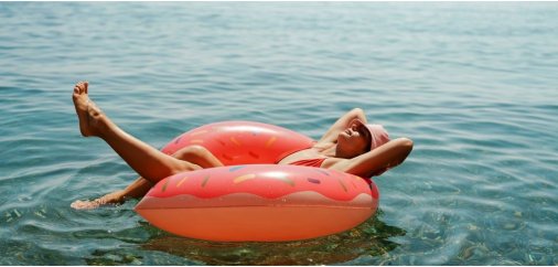 Nuotare con il ciclo: l'assorbente interno al mare è la scelta giusta?