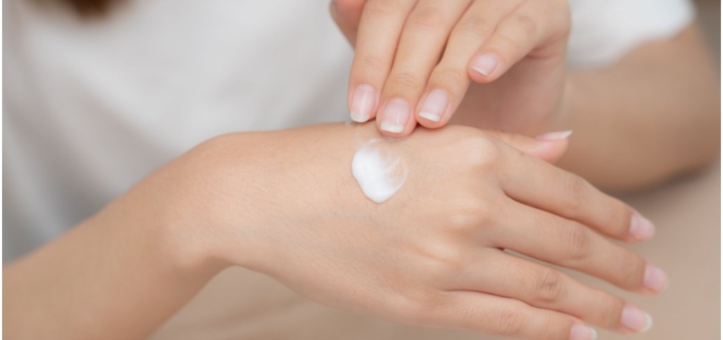 Come mantenere le mani giovani? Le 8 migliori creme anti-age